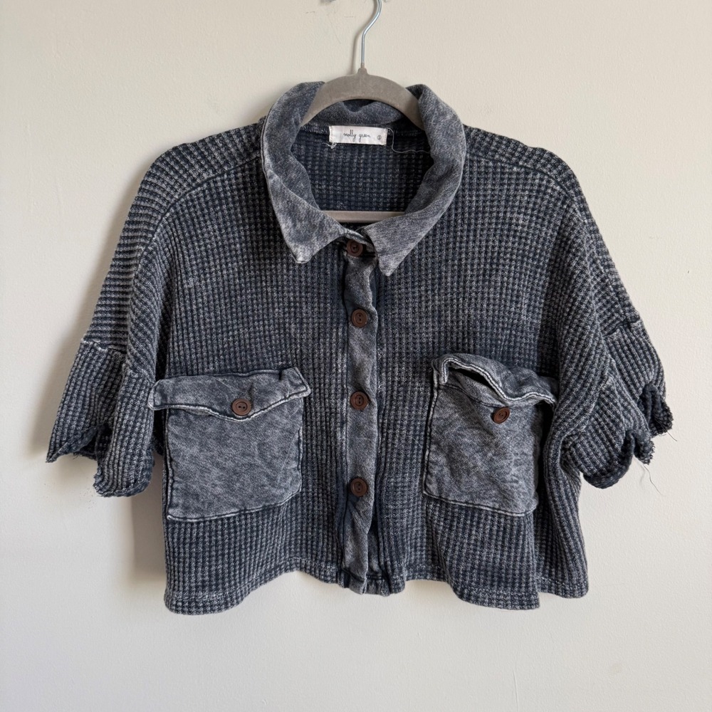 Molly Green Charcoal Gray Acid Wash Waffle Knit Cropped Button Up Shirt Small